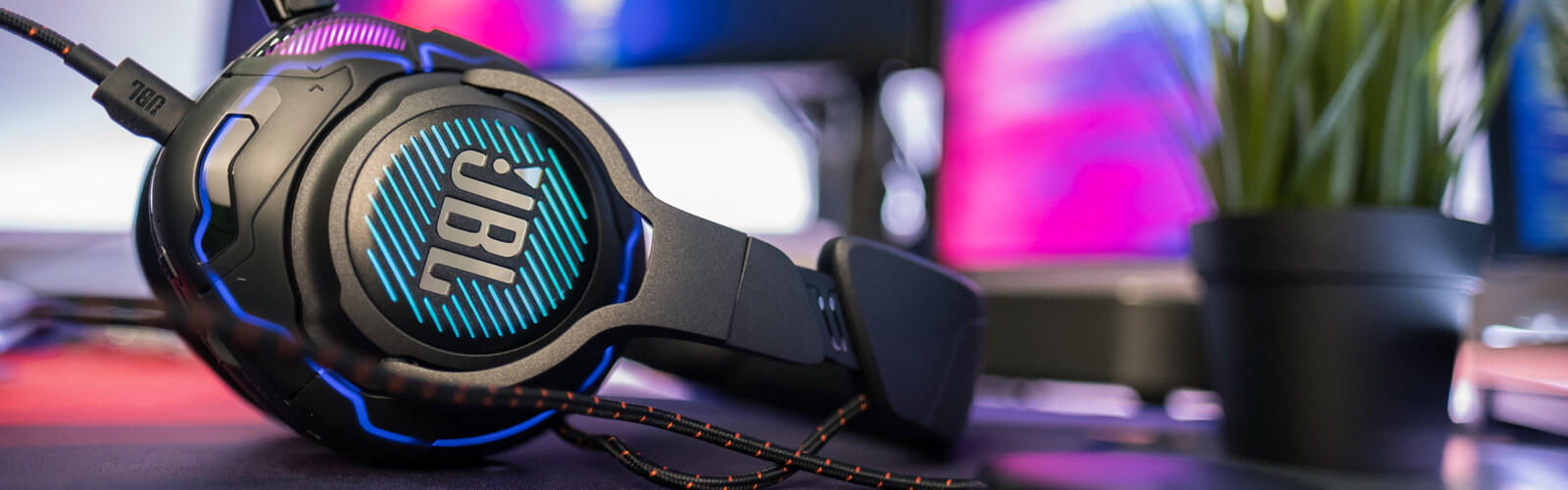 JBL headphones image